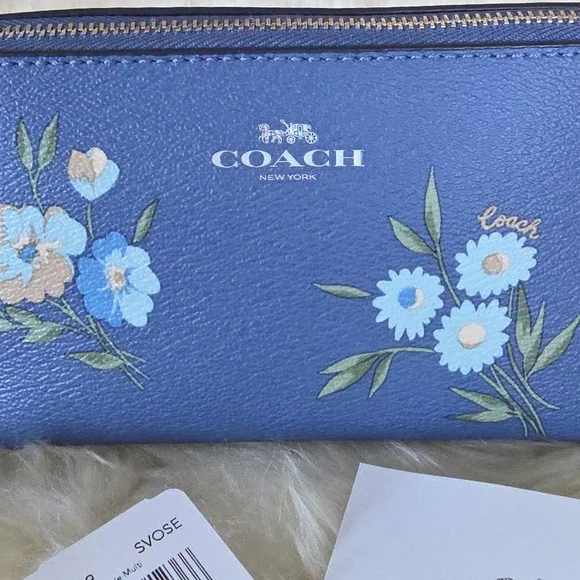 Adorable NWT Coach Tossed Daisy Dark Periwinkle Zippered Cosmetics Case 💙🌼🎁💚 - Picture 2 of 13